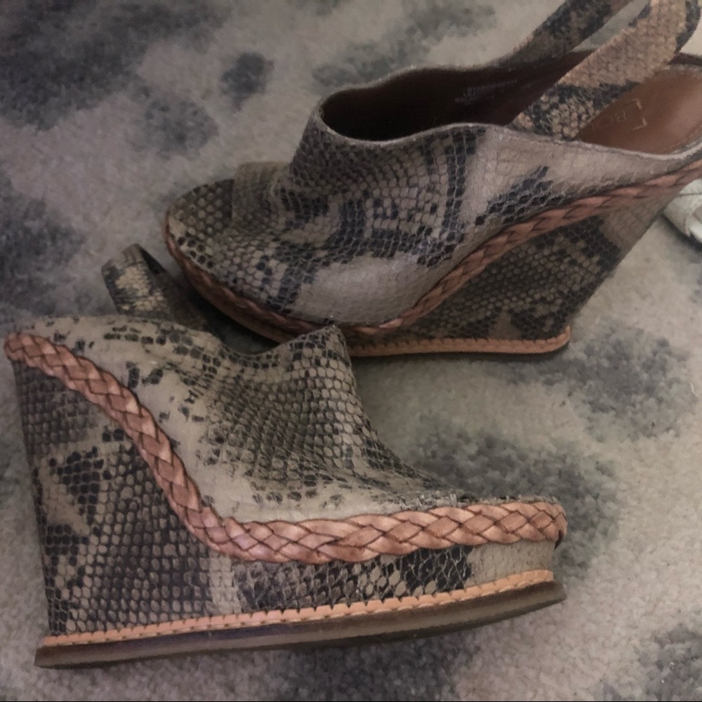 BOUTIQUE 9 Animal Skin Wedge
